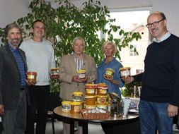 „Ja es būtu bite, medus pilnos ziedos ganītos”