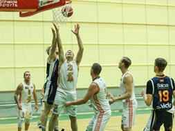 BK “Madona”/BJSS komanda rada svētkus līdzjutējiem