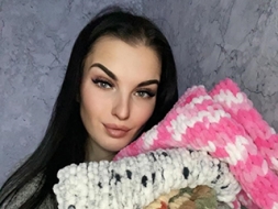 Dažādu krāsu un izmēru sedziņas