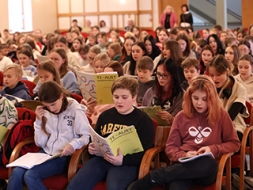 Madonas un Varakļānu novadu skolēnu kori tiekas kopmēģinājumā
