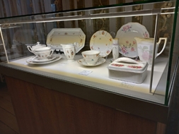 Porcelāna trauki — grezni un aristokrātiski