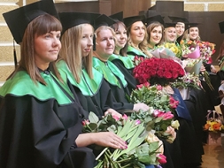 Absolvē Latvijas Universitātes filiāli