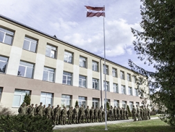 Noslēdzas zemessargu pamatapmācības kurss