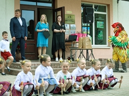 Bibliotēkā atklāj Madonas svētkus