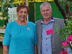 Ar čaklām rokām, vaļaspriekiem