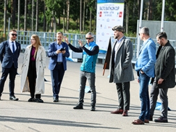 IZM delegācija iepazīstas ar sporta infrastruktūras attīstību