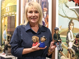 Arnolda Burova leļļu stāsts