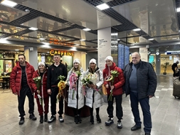 Rīgas lidostā svinīgi sagaida olimpiešus