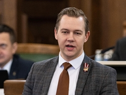 Palielināti mājokļa pabalsti iedzīvotājiem ar zemiem ienākumiem un ģimenēm ar bērniem