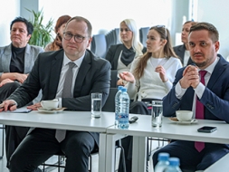 Viesojas Viedās administrācijas un reģionālās attīstības ministrs